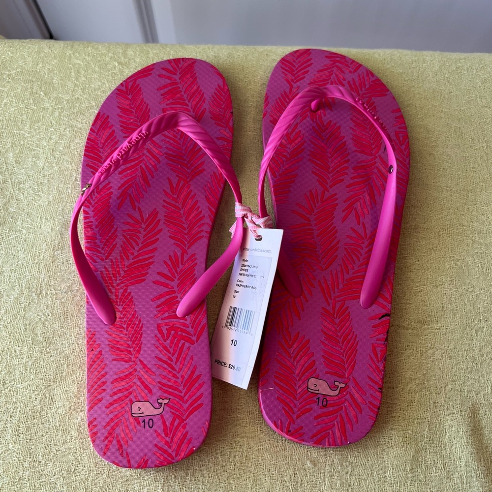 Vineyard Vines Pink Whale Logo Flip Flop Sandals - Size 10